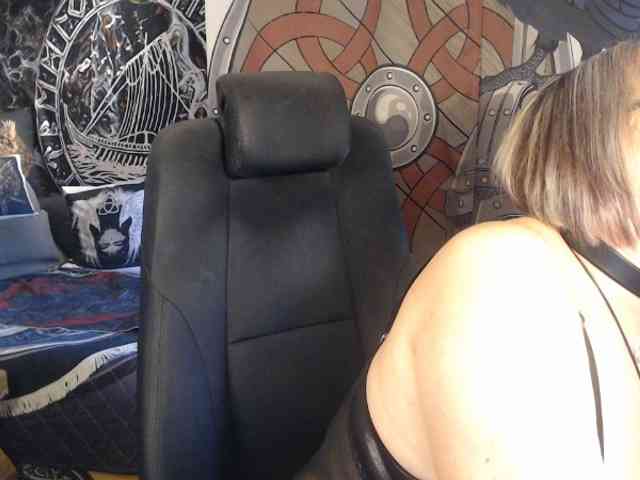 90dTitten webcam