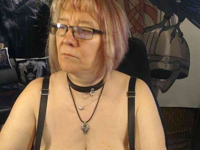 90dTitten webcam