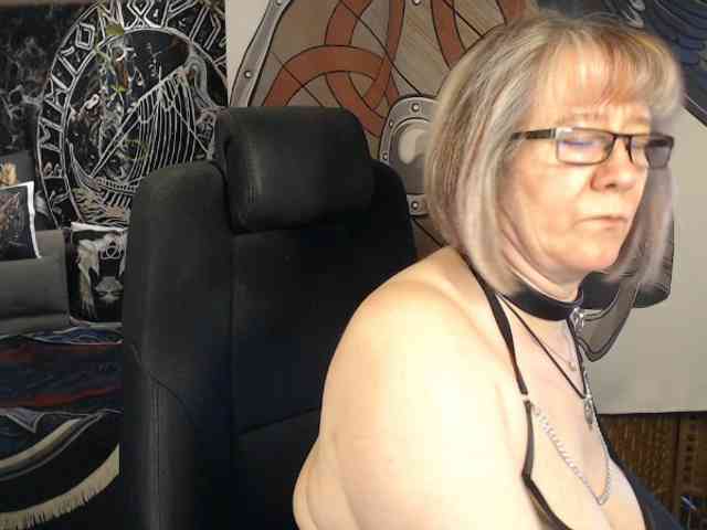 90dTitten webcam