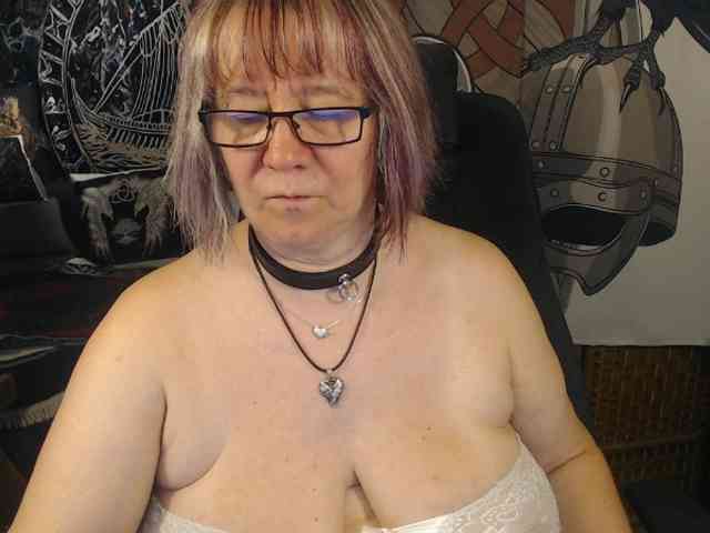 90dTitten webcam