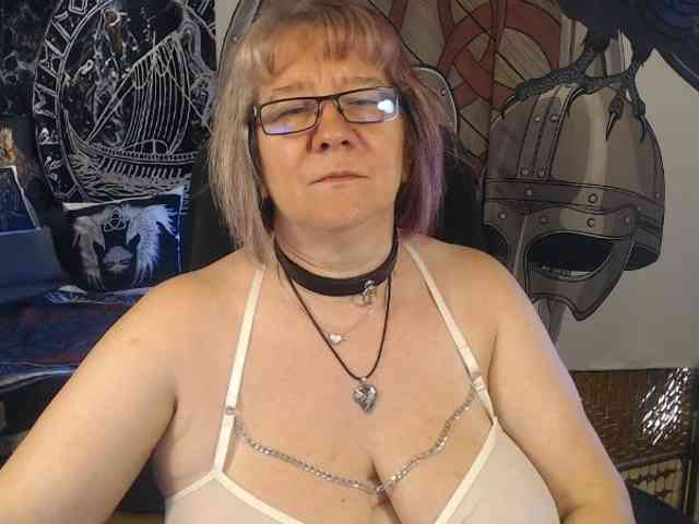 90dTitten webcam