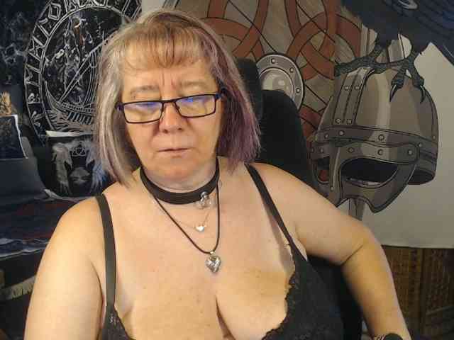 90dTitten webcam