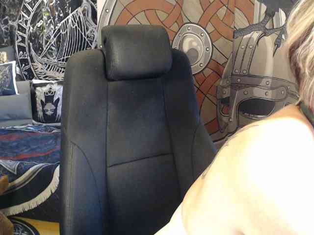 90dTitten webcam