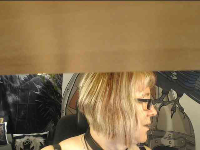 90dTitten webcam