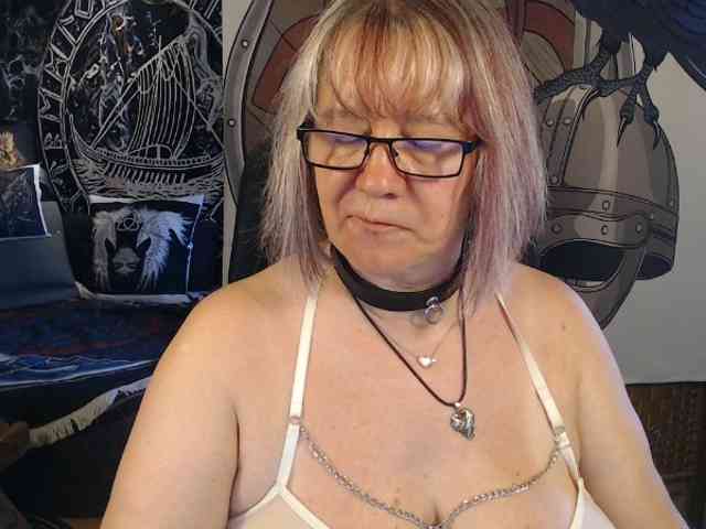 90dTitten webcam