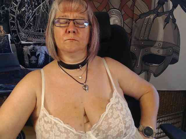 90dTitten webcam