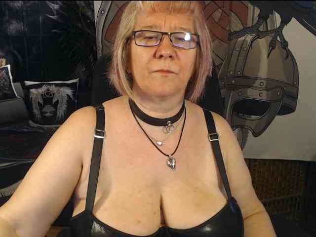 90dTitten webcam