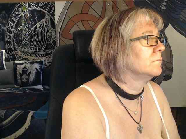 90dTitten webcam
