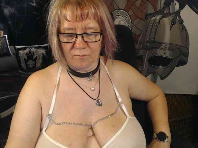 90dTitten webcam