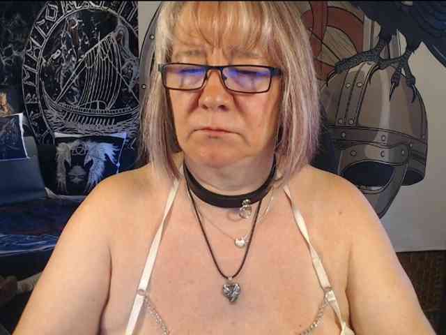 90dTitten webcam