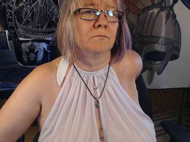 90dTitten webcam