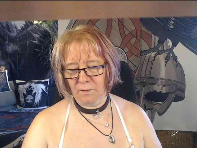 90dTitten webcam