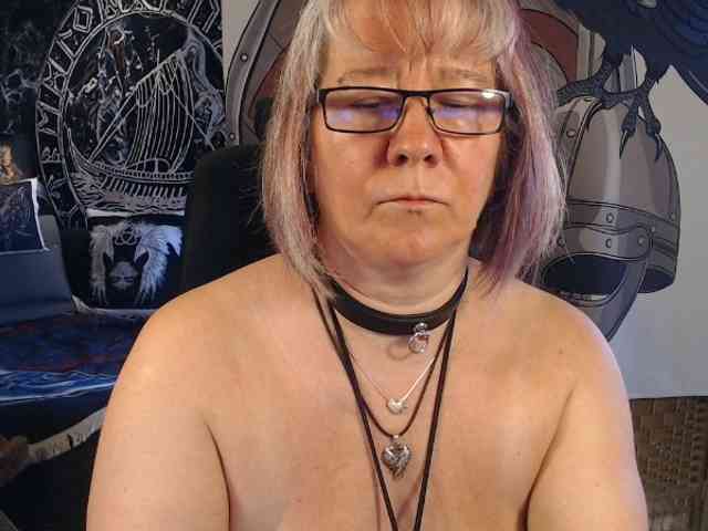 90dTitten webcam