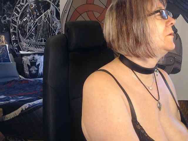 90dTitten webcam