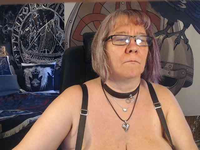 90dTitten webcam