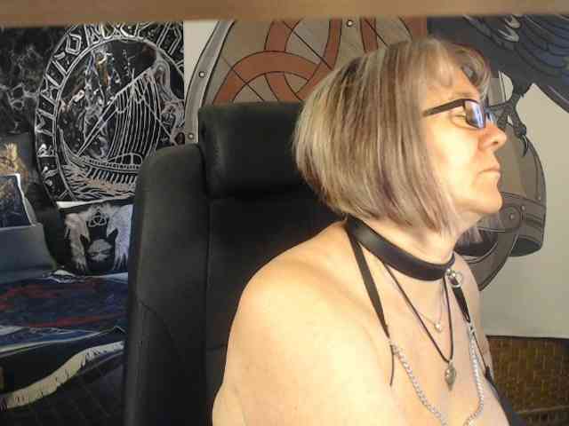 90dTitten webcam