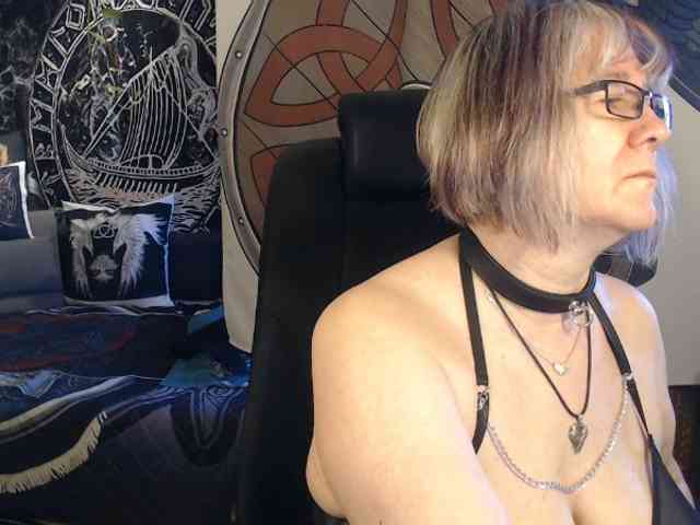 90dTitten webcam