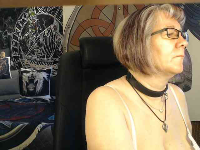 90dTitten webcam
