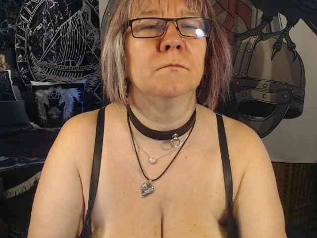 90dTitten webcam