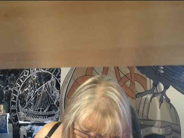 90dTitten webcam