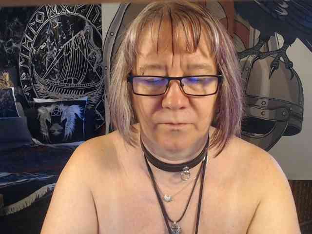 90dTitten webcam