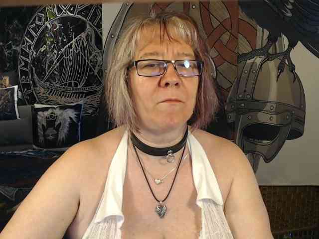 90dTitten webcam