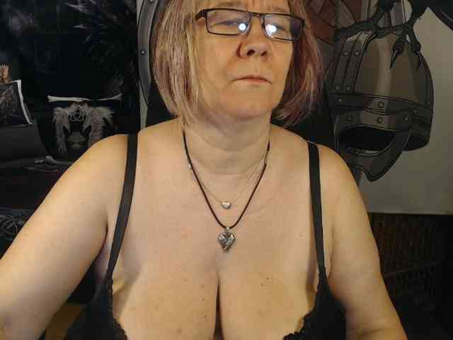 90dTitten webcam