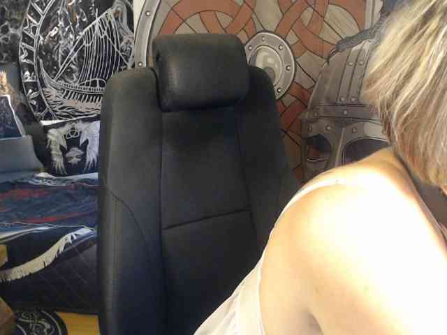 90dTitten webcam