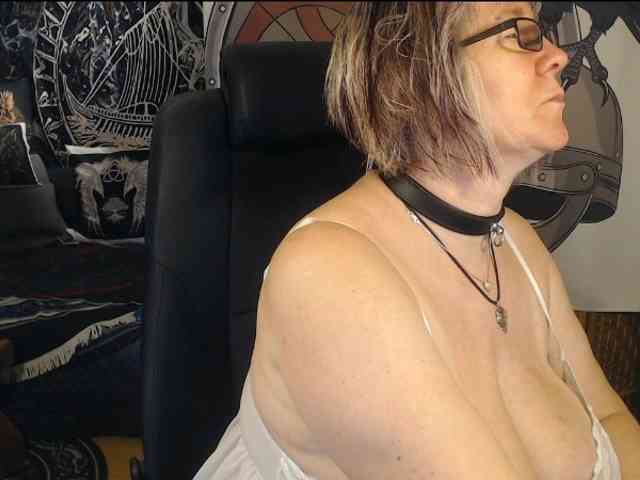 90dTitten webcam