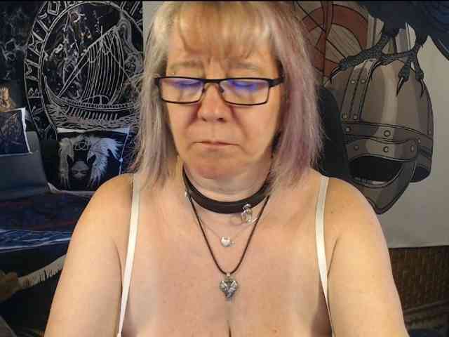 90dTitten webcam