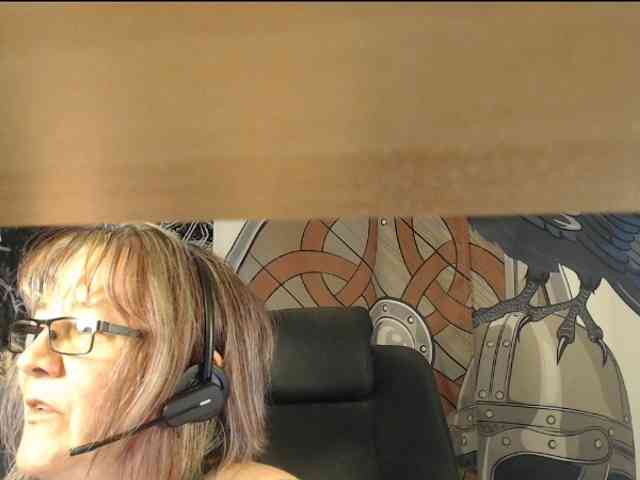 90dTitten webcam