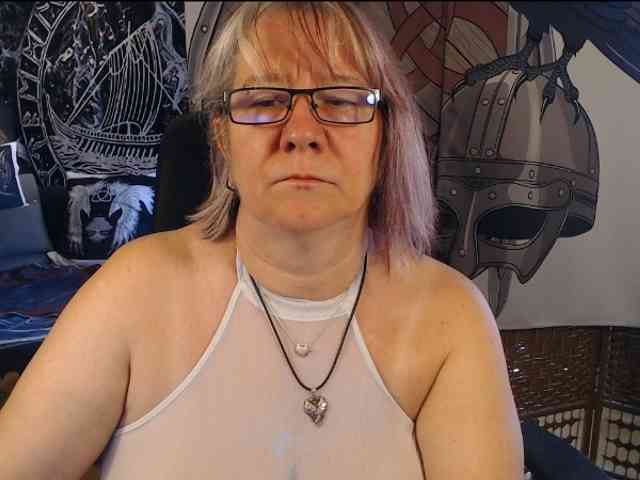 90dTitten webcam