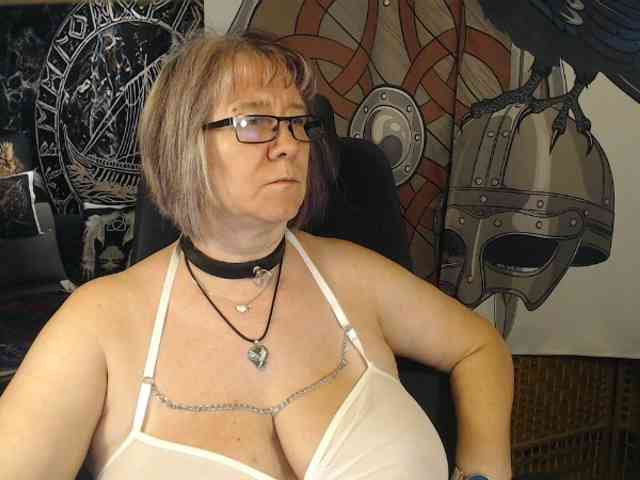 90dTitten webcam