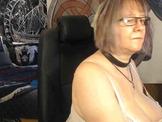 90dTitten webcam