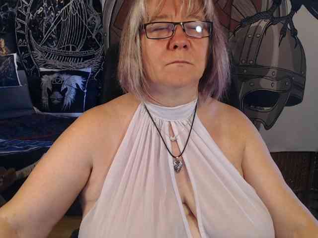90dTitten webcam