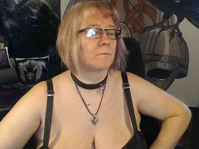 90dTitten webcam