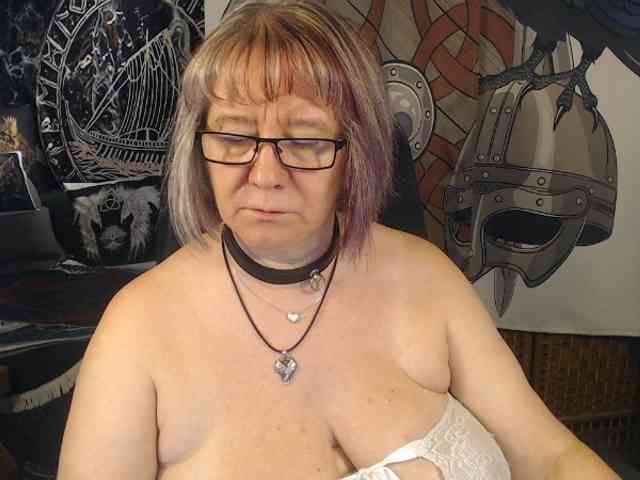 90dTitten webcam