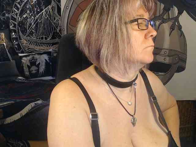 90dTitten webcam
