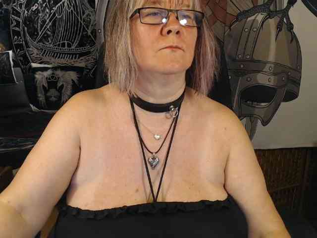 90dTitten webcam