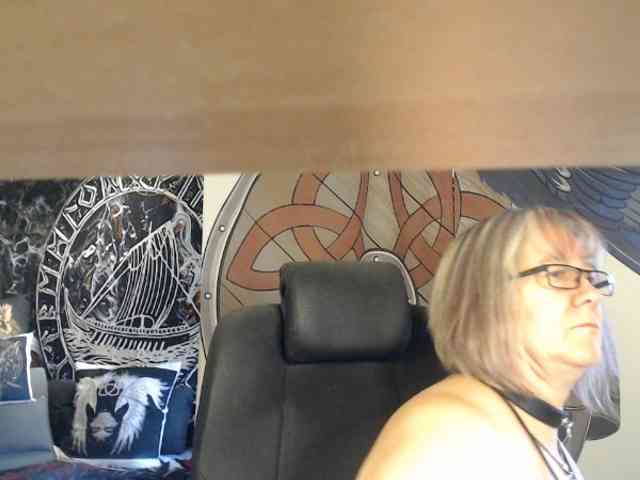 90dTitten webcam