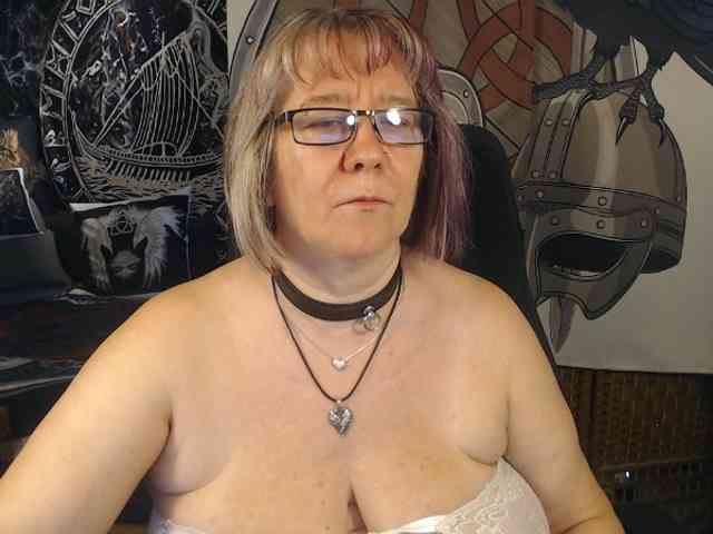 90dTitten webcam