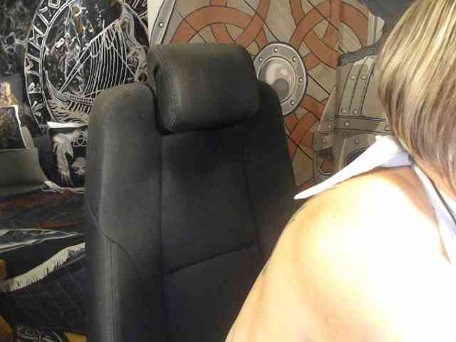 90dTitten webcam
