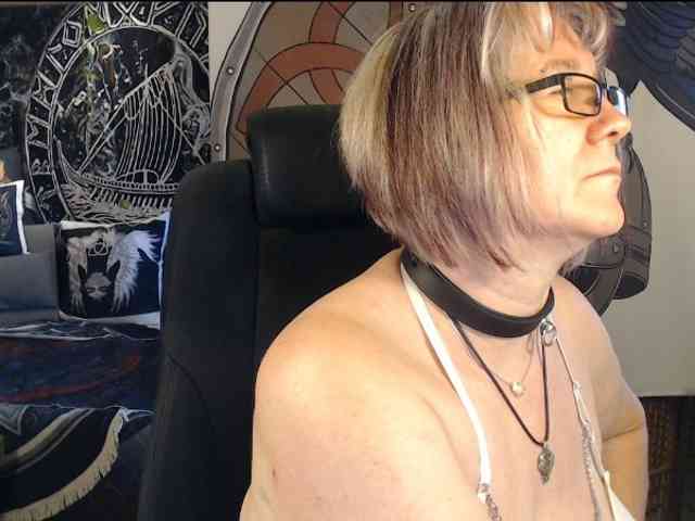 90dTitten webcam
