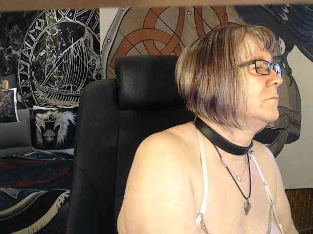 90dTitten webcam