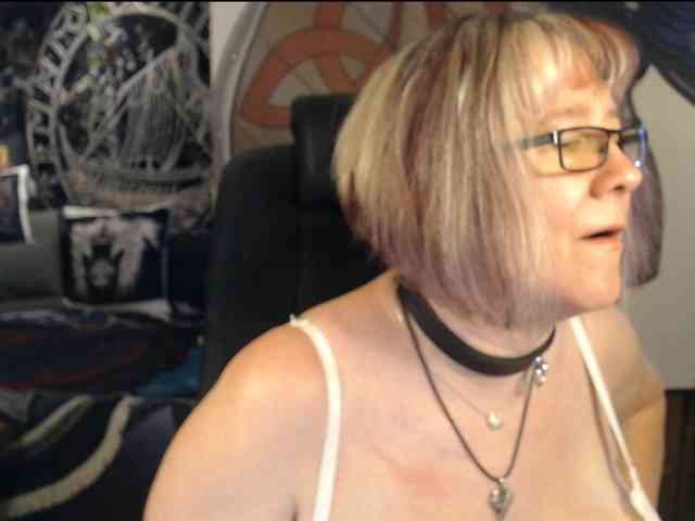 90dTitten webcam