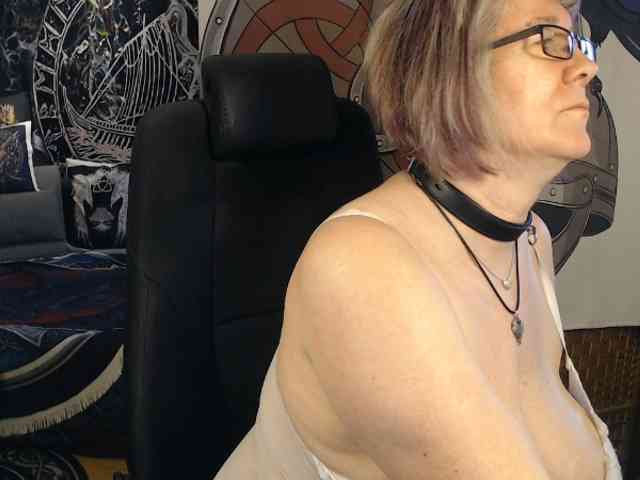 90dTitten webcam