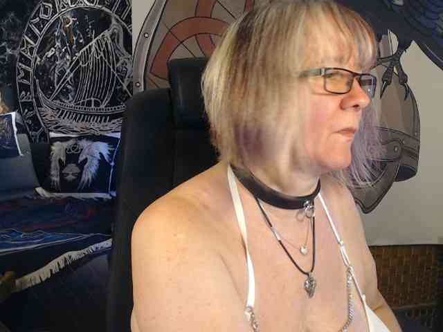 90dTitten webcam