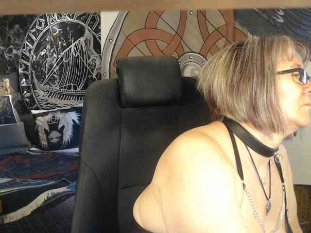 90dTitten webcam