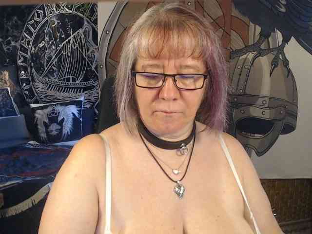 90dTitten webcam
