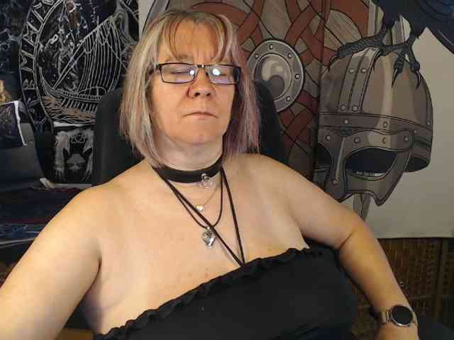 90dTitten webcam